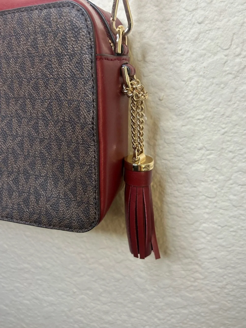 Michael Kors Jet Set Brandy Camera Signature Crossbody Bag Purse Chic‎ Casual